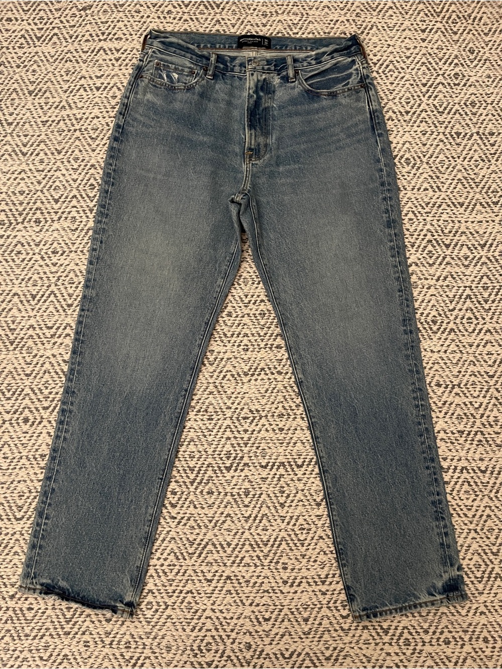 Abercrombie & Finch Rigid Denim Loose Men’s Jean NWOT